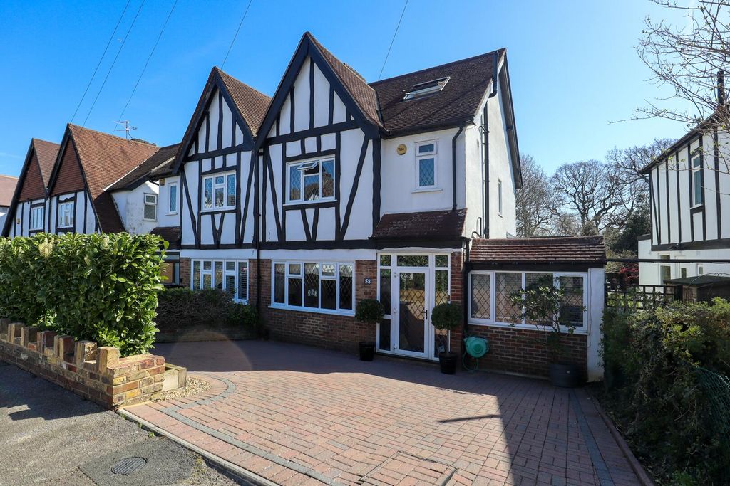 Property photo 1 of 21 Front (Exterior)