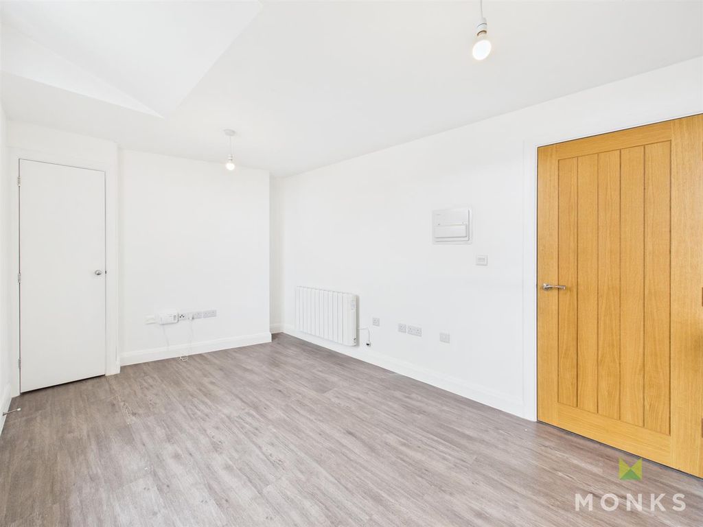 Property photo 3 of 6 Cam01420G0-Pr0781-Still002.Jpg