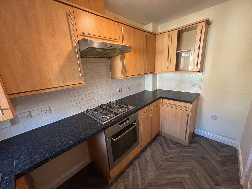 Property photo 2 of 12 Picture No. 11