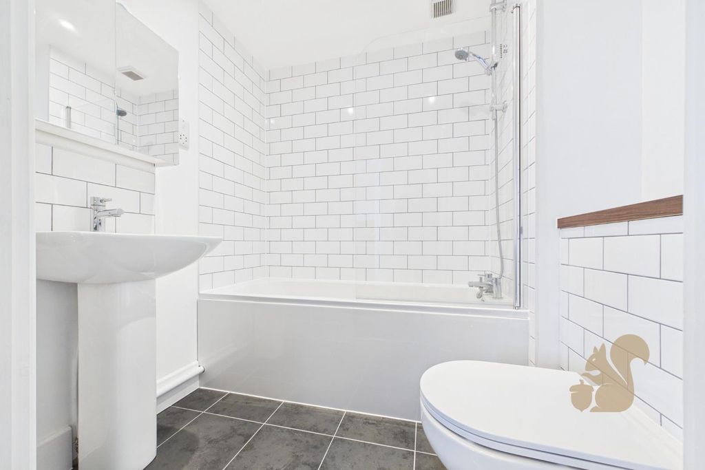 Property photo 3 of 15 Cam01659G0-Pr0603-Still008.Jpg