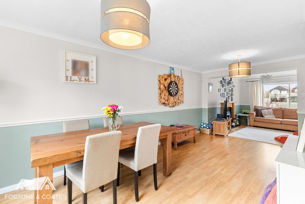 Property photo 2 of 34 Hookfield_13.Jpg