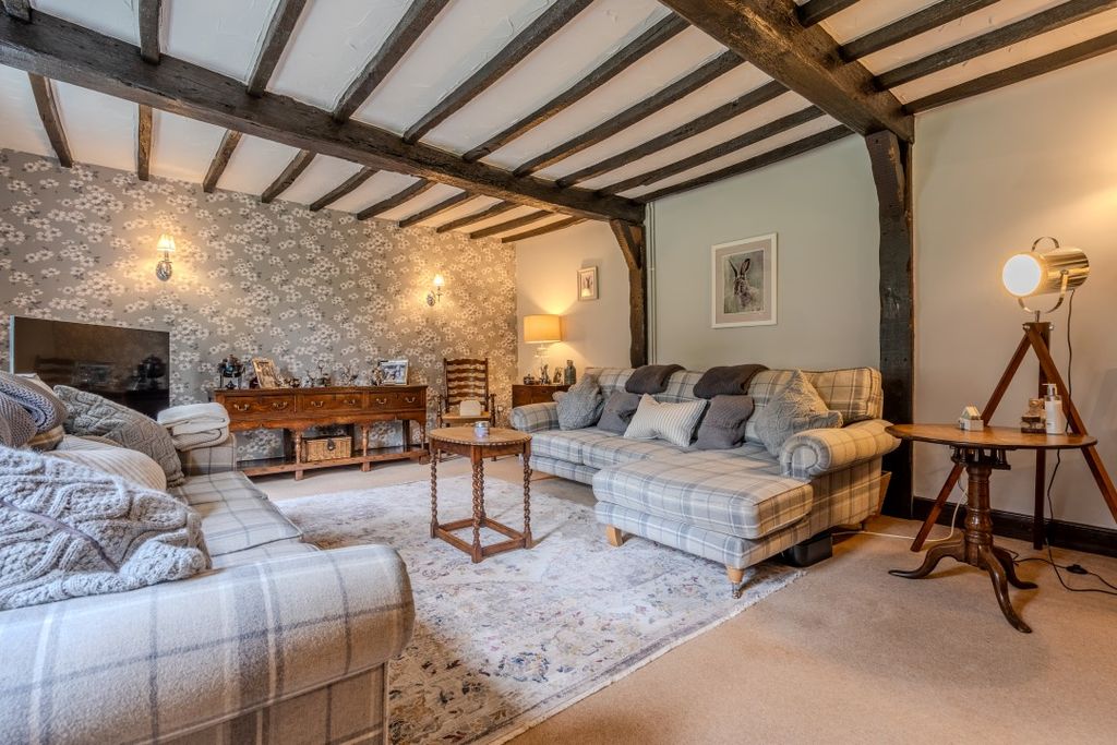 Property photo 2 of 24 Iq_00054-Hdr