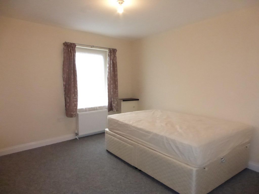 Property photo 3 of 8 Bedroom 2