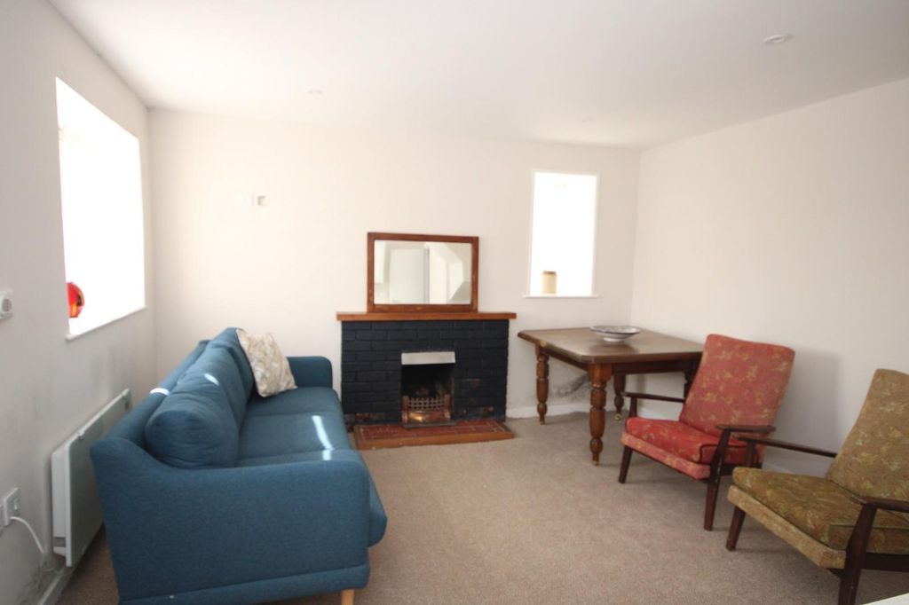 Property photo 2 of 12 Kitchen/ Dining/ Lounge