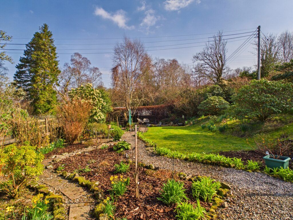 Property photo 2 of 31