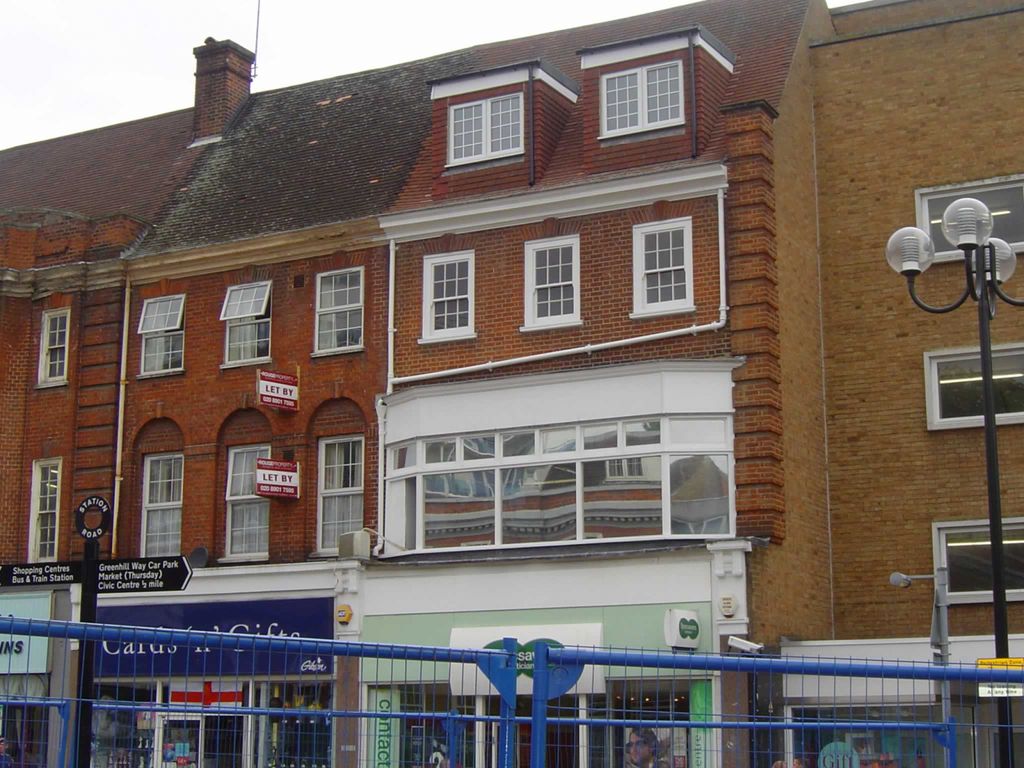 Property photo 1 of 9 Totally Refurbished Flat Above Commercial Premises