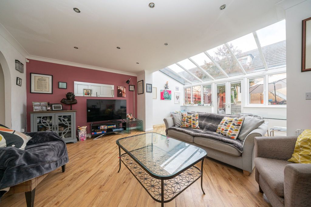 Property photo 2 of 24