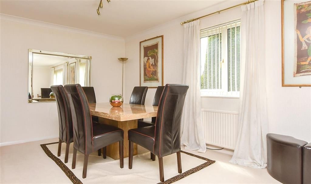 Property photo 2 of 17 Dining Room
