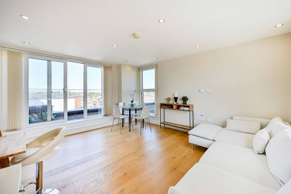 Property photo 2 of 16