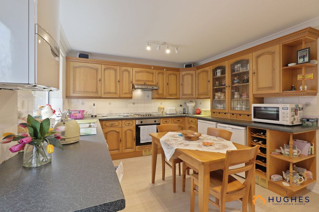 Property photo 2 of 25