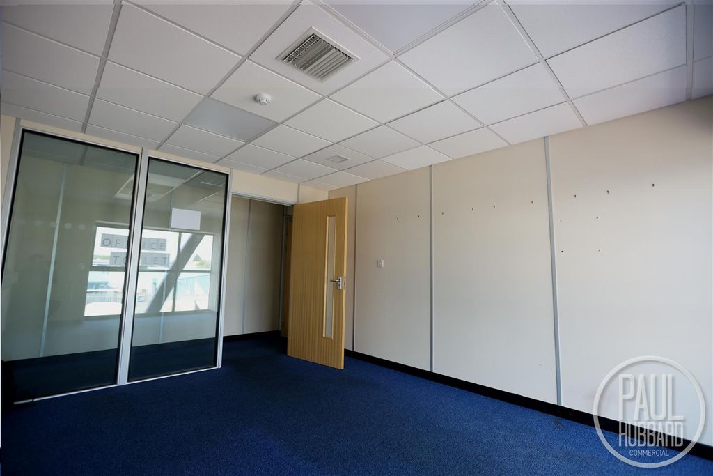 Property photo 3 of 7 2J5A8690.Jpg