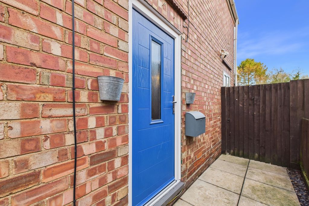 Property photo 2 of 25