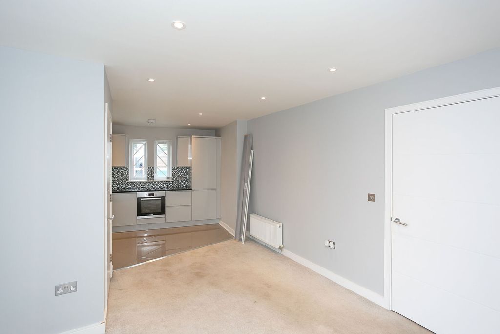 Property photo 3 of 24