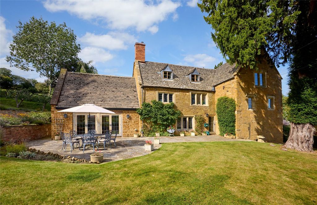 Property photo 1 of 22 The Hill Farm
