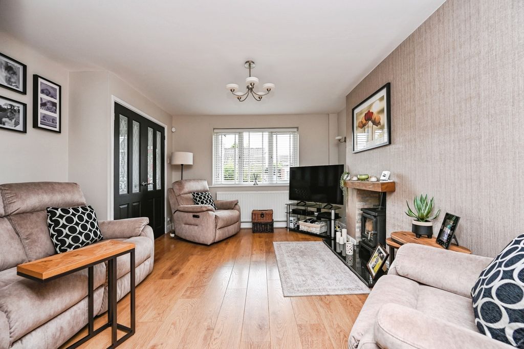 Property photo 2 of 15 Pbox-Img.Jpg