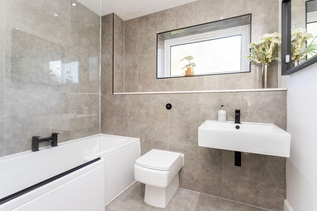 Additional image 8 of 2 bed flat for saleNewbattle Abbey Crescent, Dalkeith EH22