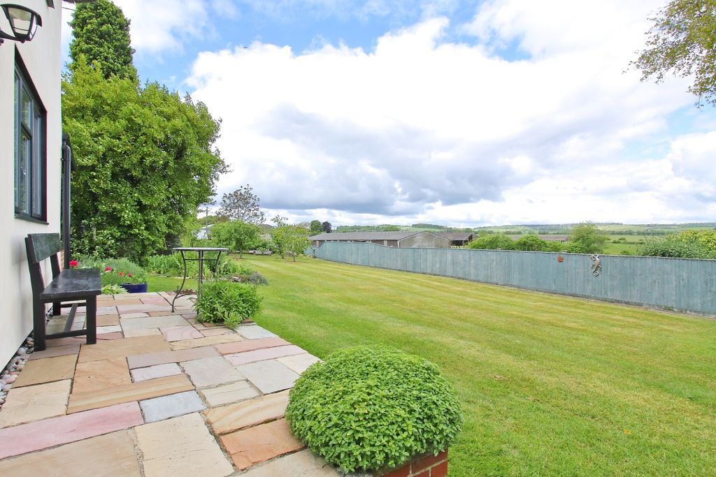 Property photo 3 of 40 5149055