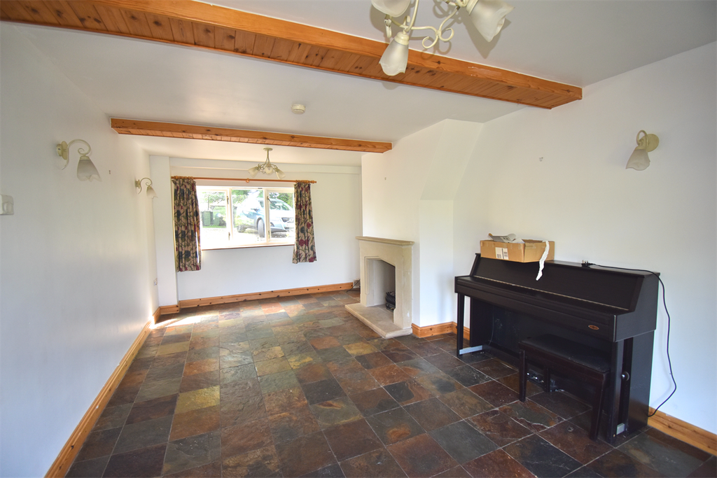 Property photo 3 of 21 Sitting Room