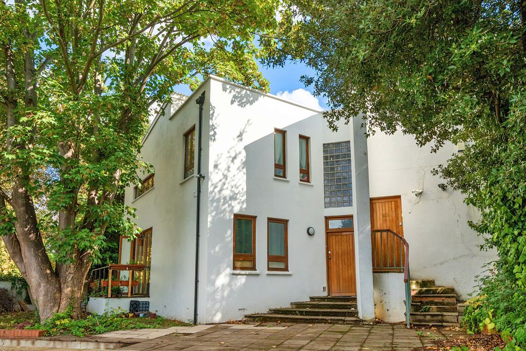 Property photo 1 of 16 1515886-5-1A09018...