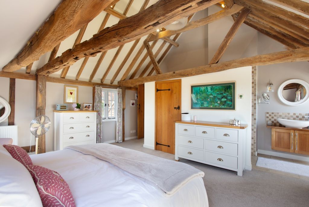 Property photo 2 of 16 Pennybridge Oast ...