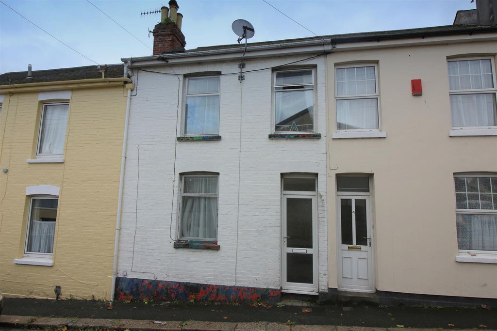 Property photo 1 of 8 Front