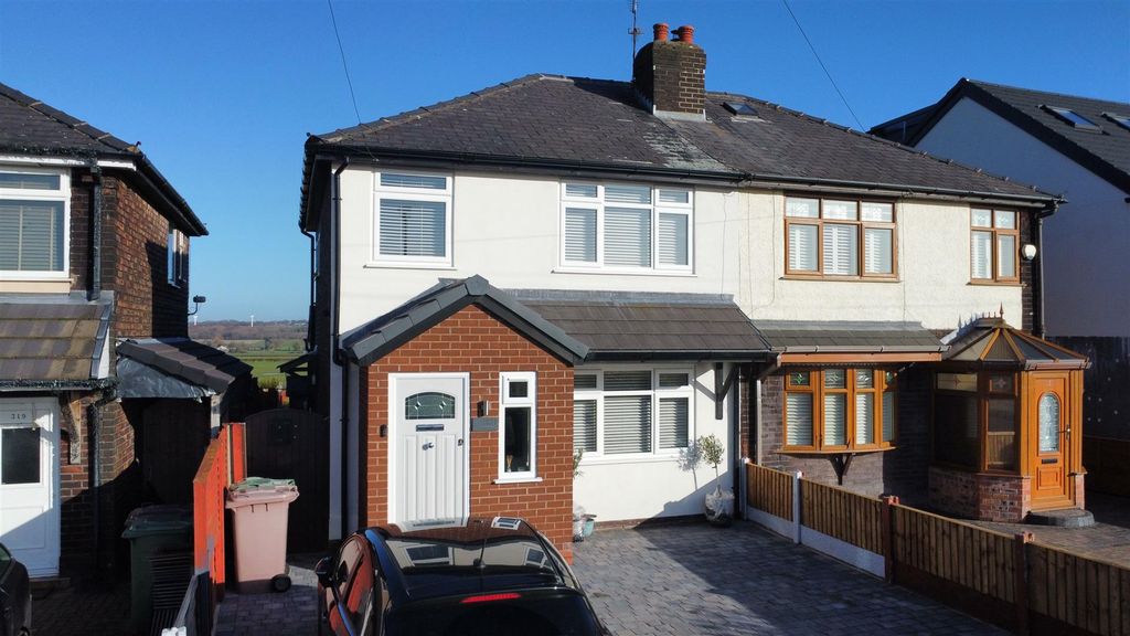 Property photo 1 of 26 Higher Lane, For Sale