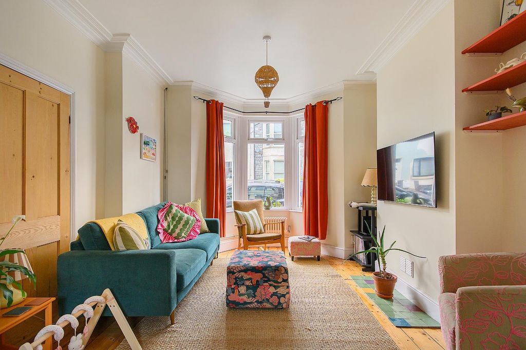 Property photo 1 of 28 1T3Afs - Living Room D.Jpg