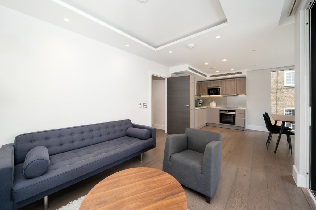 Property photo 3 of 9 Great Peter Stree...