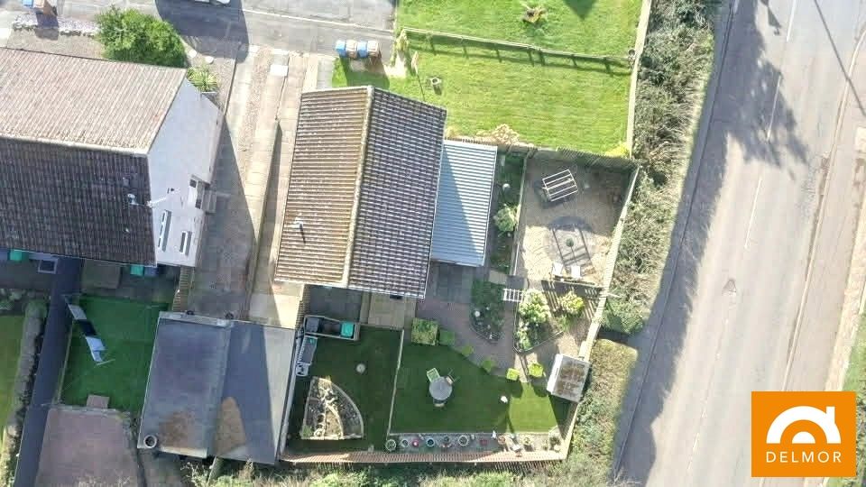 Property photo 2 of 27