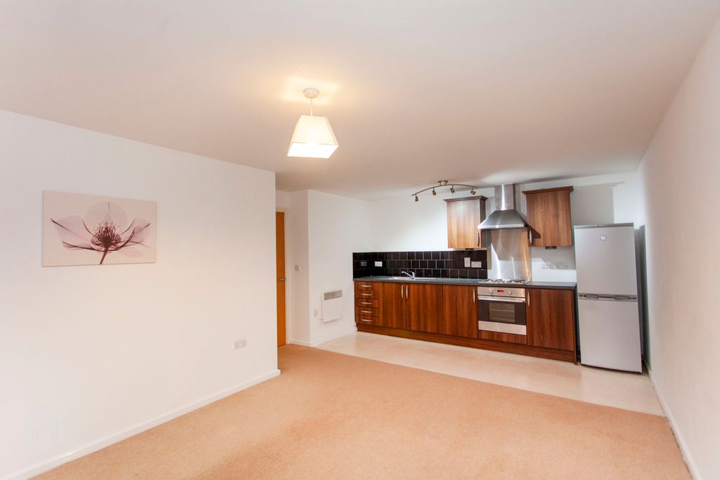 Property photo 2 of 16 Picture No. 19