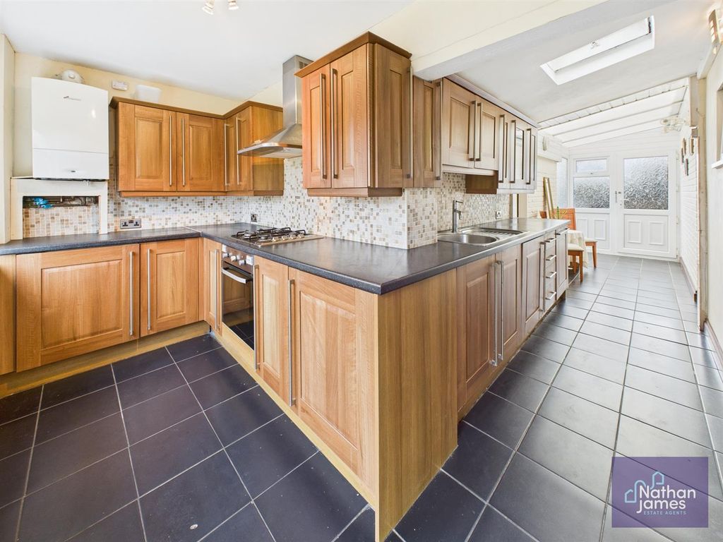 Property photo 2 of 14 Kitchen