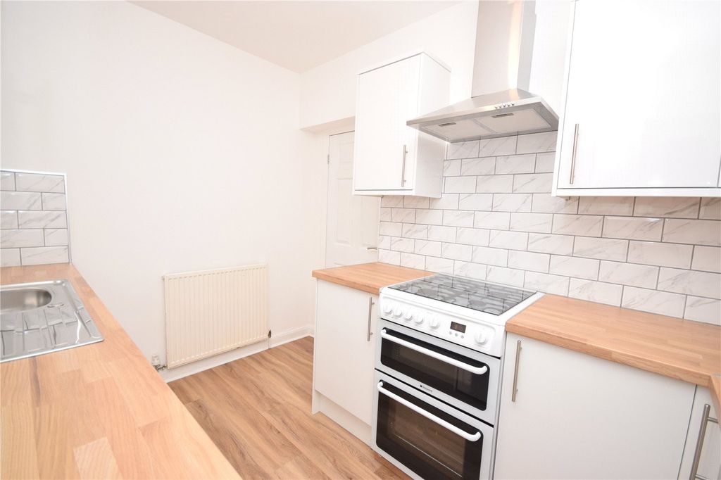 Property photo 3 of 7 Picture No. 06