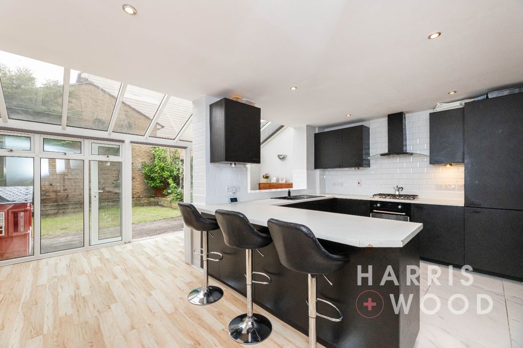 Property photo 2 of 39 4435793