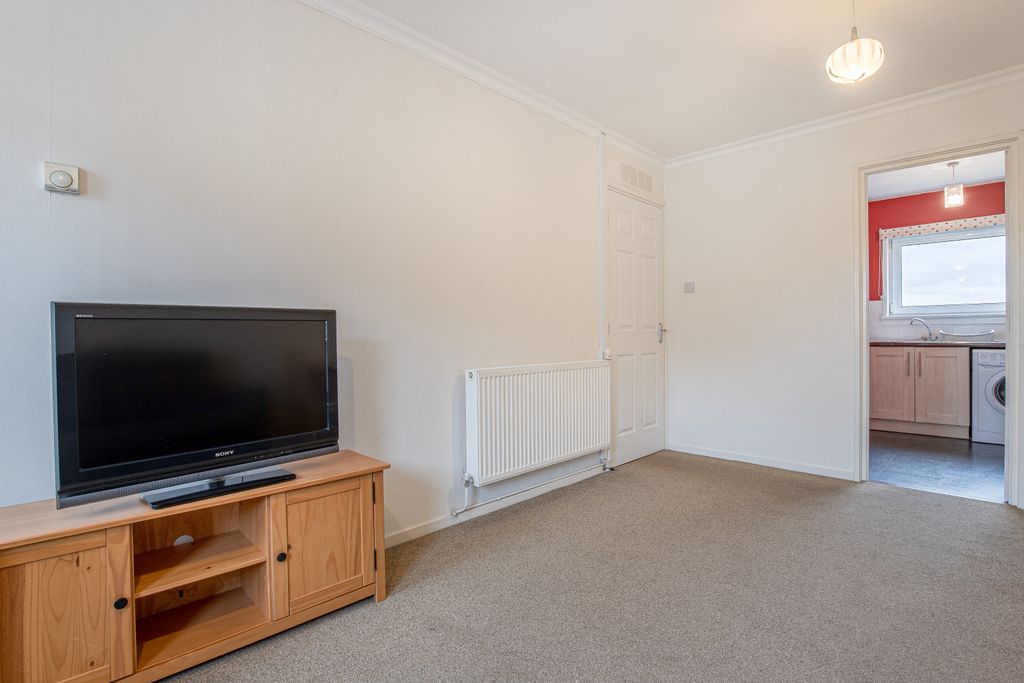 Property photo 1 of 11 Livingangle2