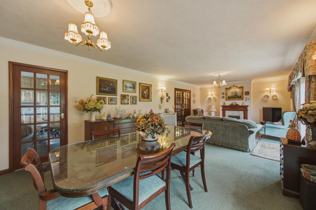 Property photo 3 of 14 Living Room