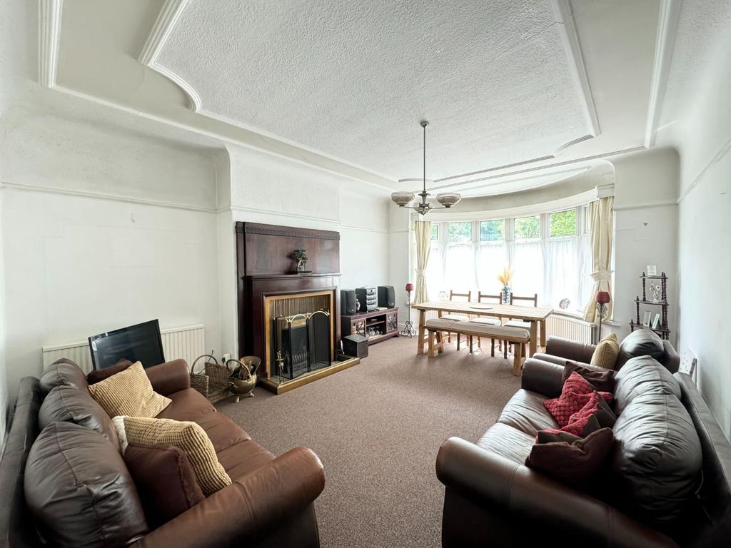 Property photo 2 of 30