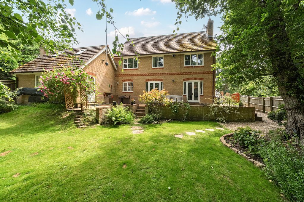 Property photo 2 of 9