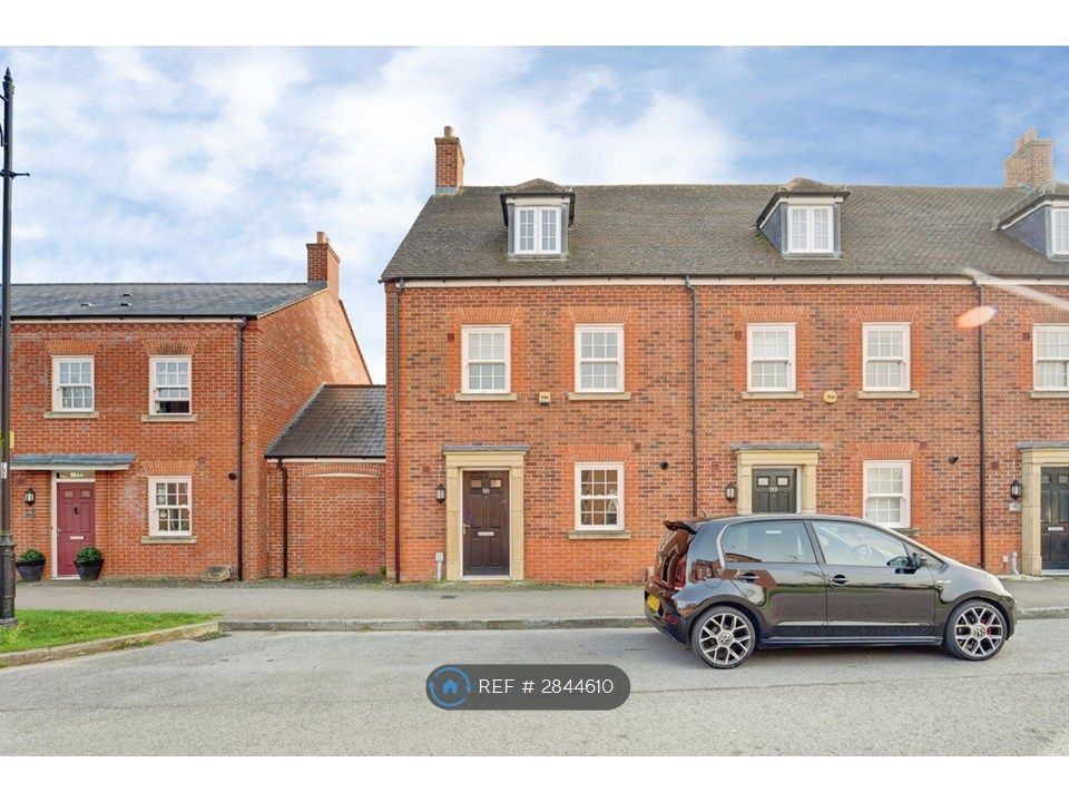 Property photo 3 of 18 Front3