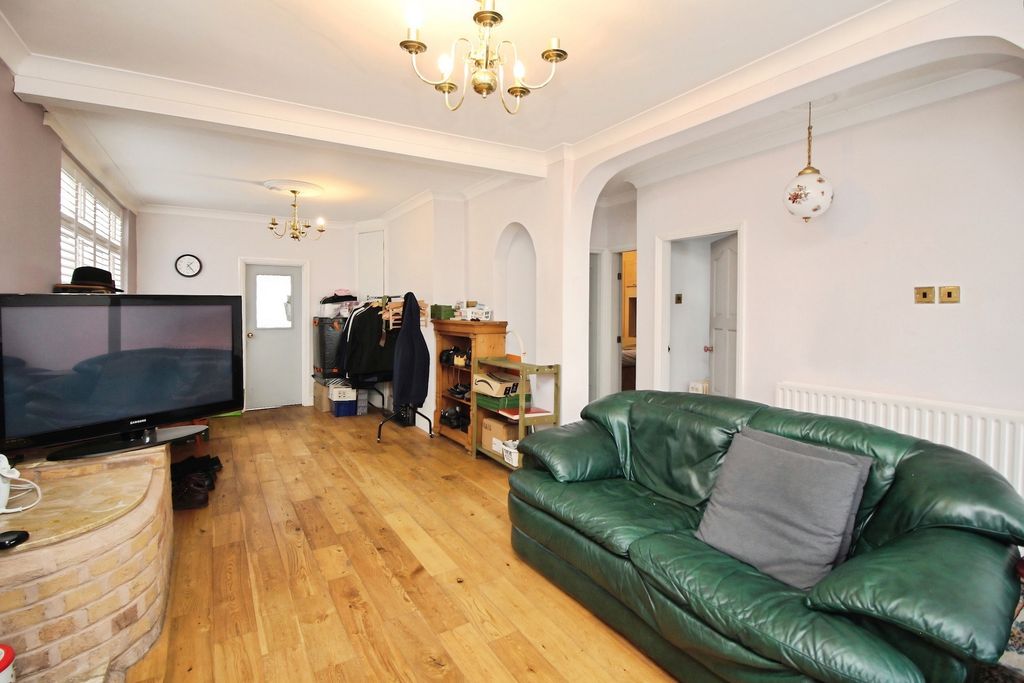 Property photo 3 of 12