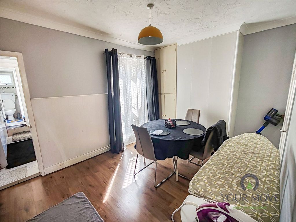 Property photo 3 of 8 Dining Room