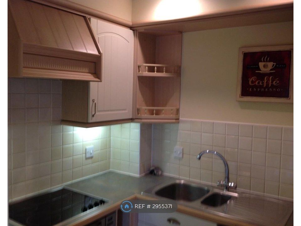 Property photo 3 of 13 Kitchen