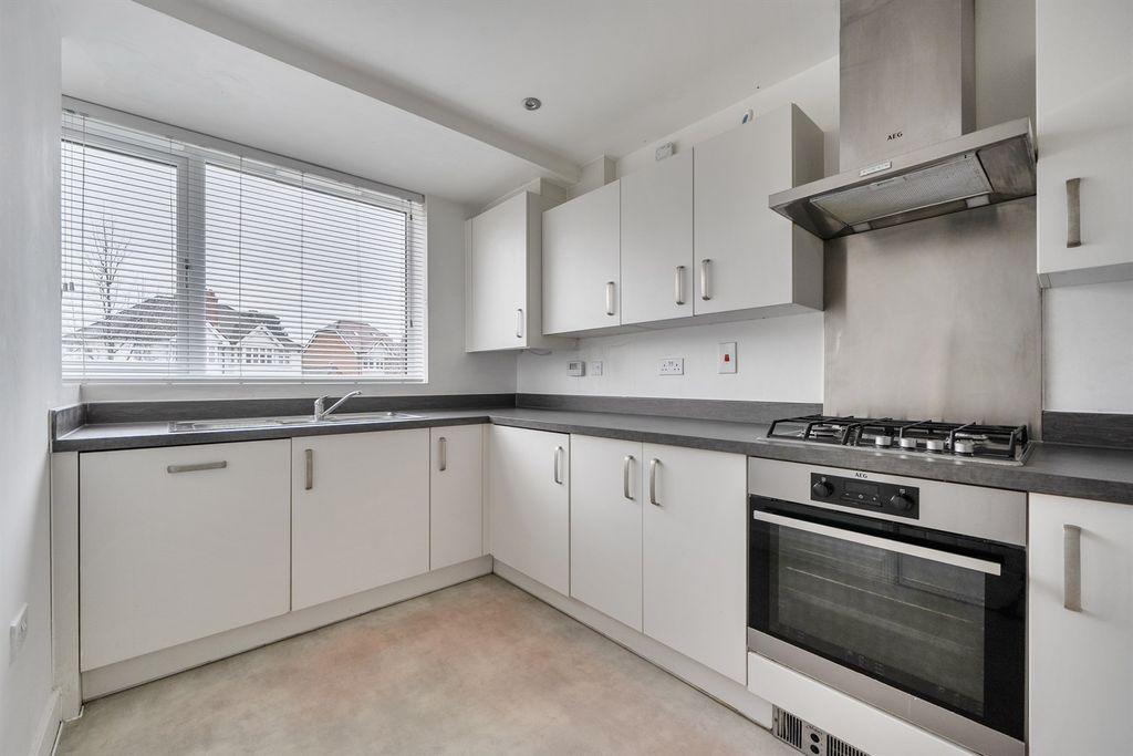 Property photo 2 of 13 Kitchen