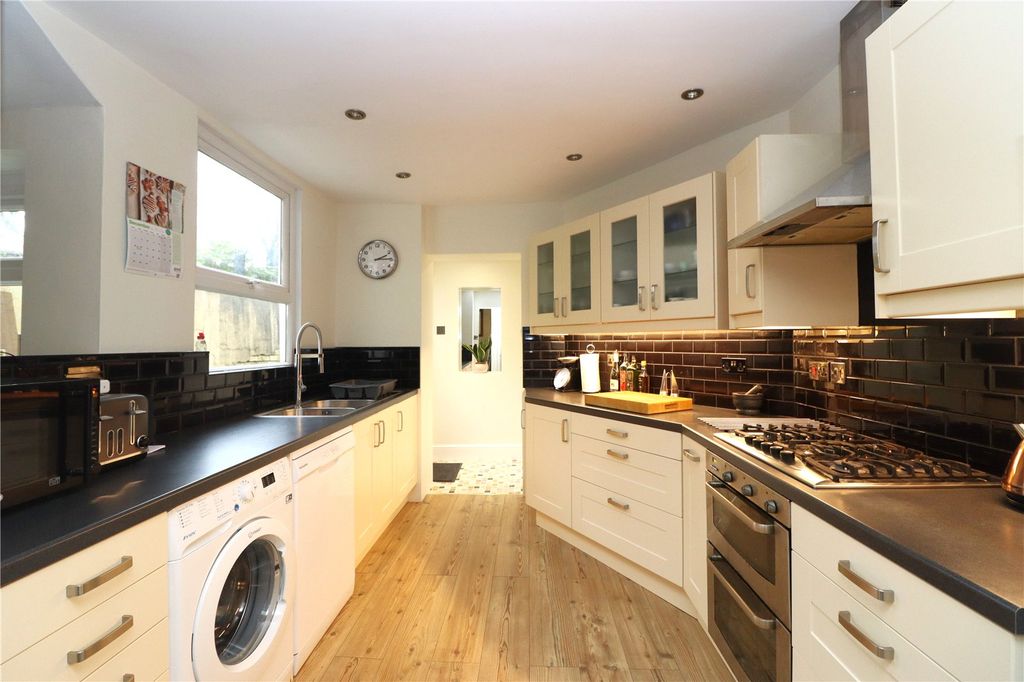 Property photo 2 of 19 Picture No. 08