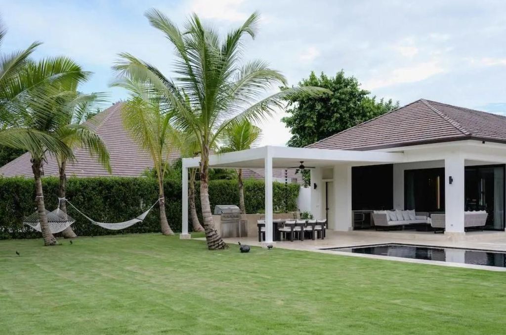 Property photo 3 of 17