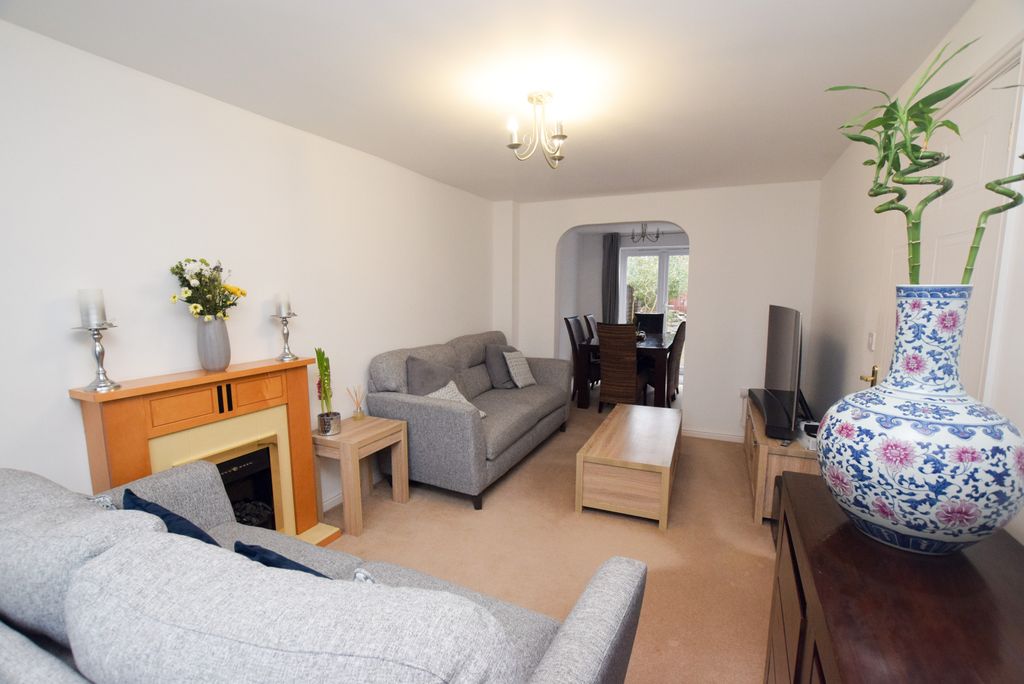 Property photo 3 of 19