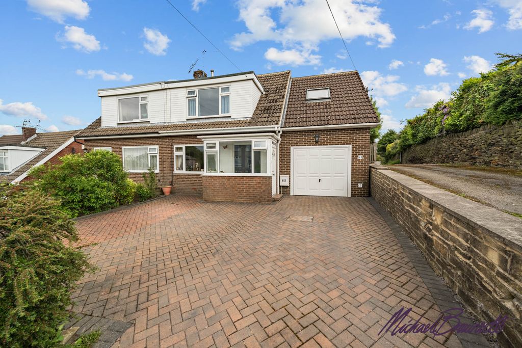 Property photo 2 of 33