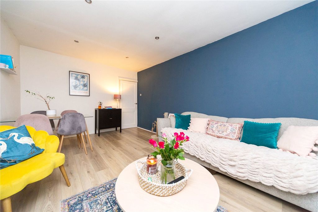 Property photo 3 of 15 Picture No. 25