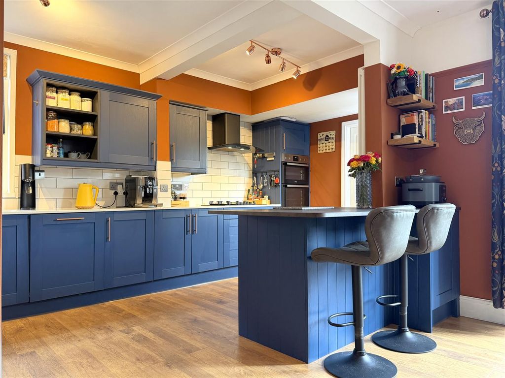 Property photo 2 of 29 Superb Breakfast Kitchen 070