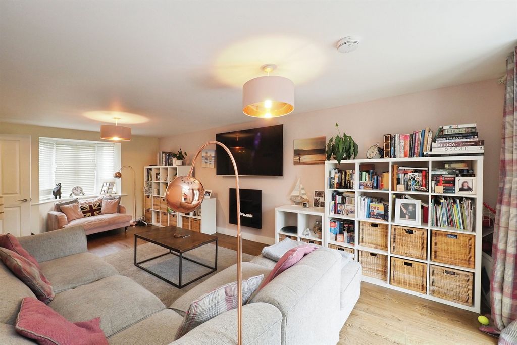 Property photo 3 of 17