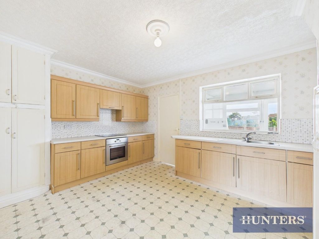 Property photo 3 of 17 Cam03463G0-Pr0155-Still014.Jpg